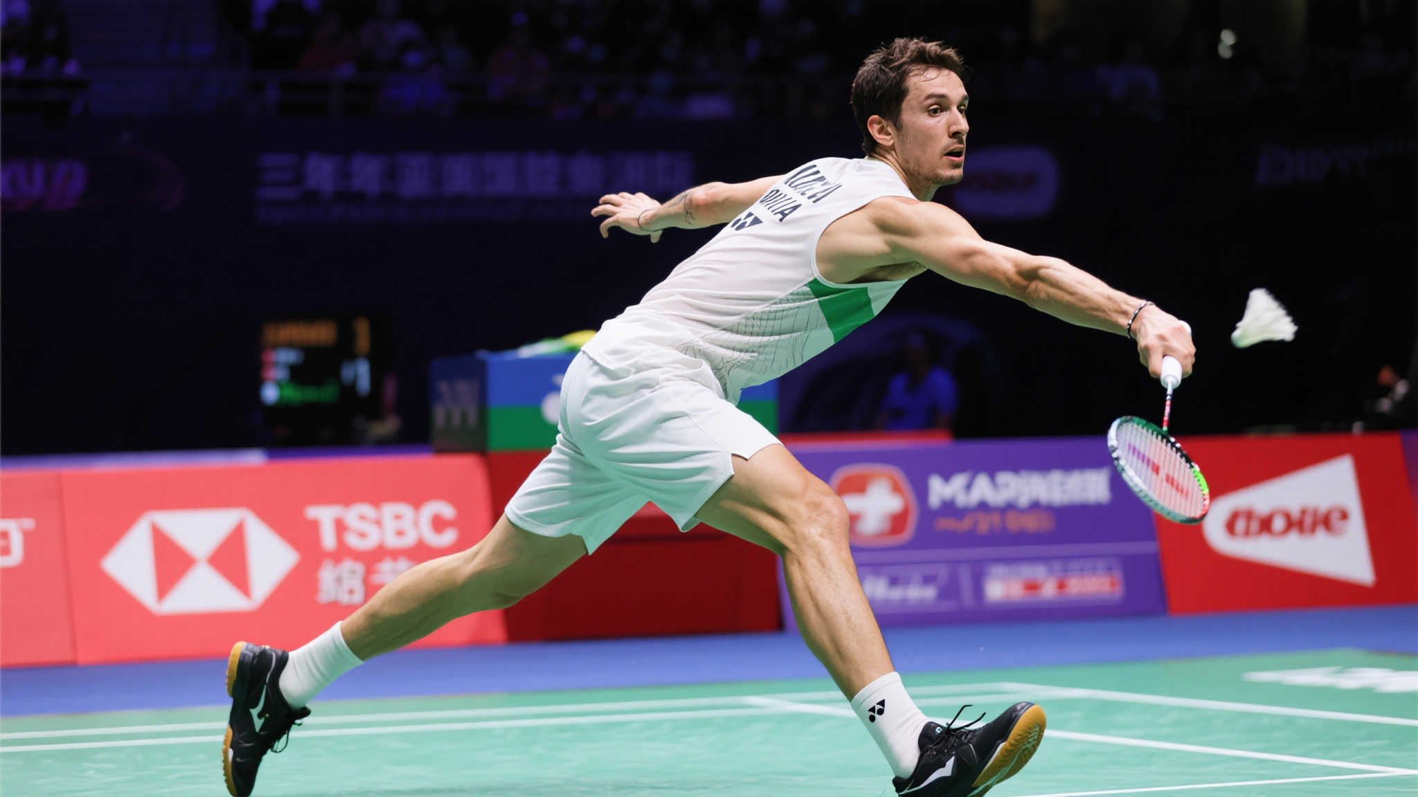 35岁中国球员闪耀世俱杯!5天内从替补到首发,改写历史创双纪录 数据显示,这是他今年首次亮相的重要国际赛事。而正式